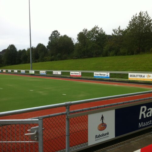 Reclamebordprofielen Pro 25 Reclamebord ophangrails PRO. Voor ieder sportveld de duurzame en voordelige oplossing!